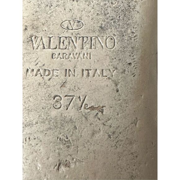 Valentino Garavani Rockstud leather sandals size: 371/2 US 7 - Picture 12 of 12